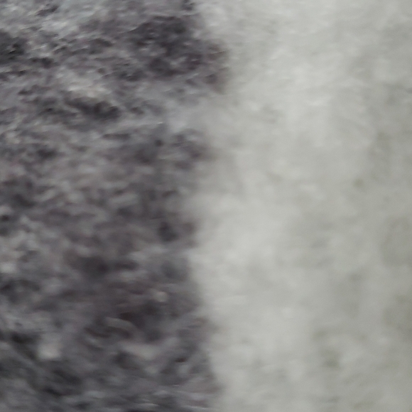 Banana Republic 50" x 60" Soft Blanket NWT Gray White - Picture 10 of 13